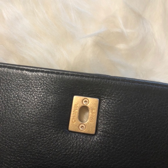 AUTHENTIC C.H.A.N.E.L CLUTCH - Picture 6 of 8